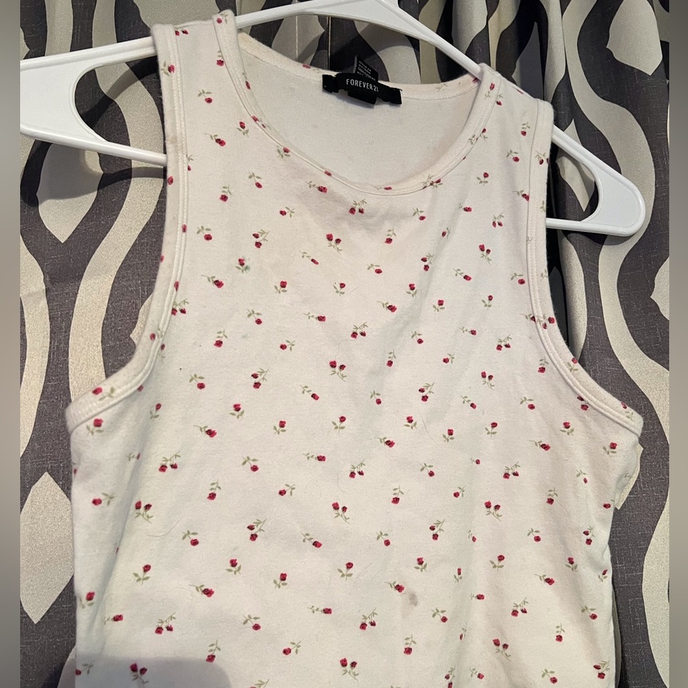 Forever 21 floral crop top. Size medium.